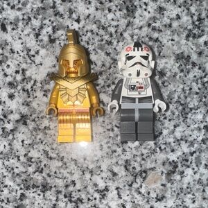 LEGO Gold Poseidon Temple Statue Atlantis minifigure 7985 & AT-AT Driver.